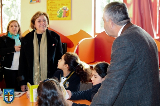Compartiendo con estudiantes de básica. Compartiendo con estudiantes de básica.