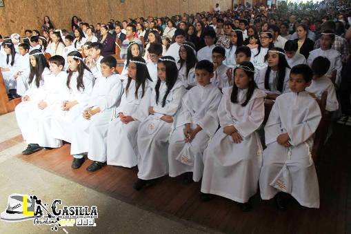 Grupo de estudiantes de 2º año de Primera Comunión