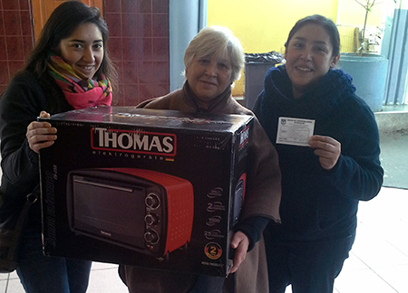 Las felices ganadoras del horno eléctrico Thomas