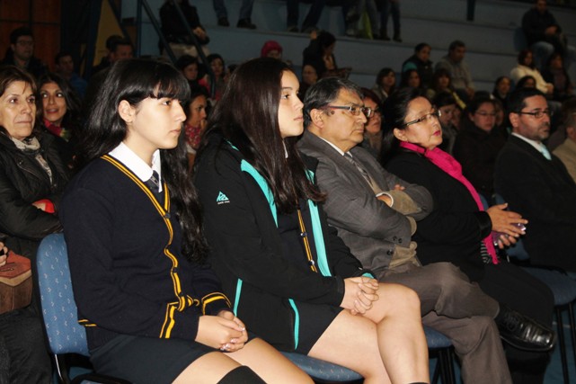Asistieron apoderados, representantes de Centros de Padres y Alumnos, y personal del colegio
