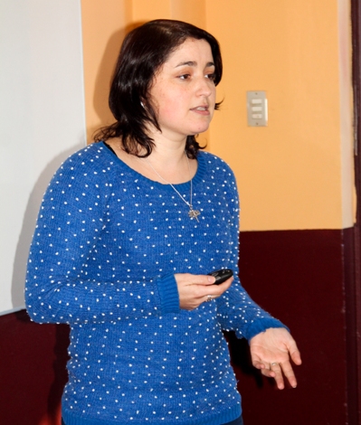 Ema Navarrete, Asistente Social.