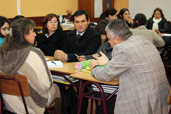 Director Hugo Flores acompañando el análisis del MBE.