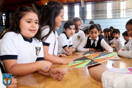Hasta los más pequeños llevaron sus actividades para aplicarlas a cursos inferiores.