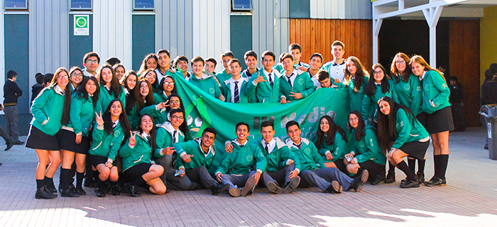 4° Medio lució sus nuevos polerones.