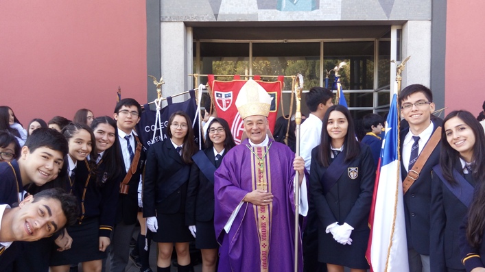Parte de la delegación del colegio