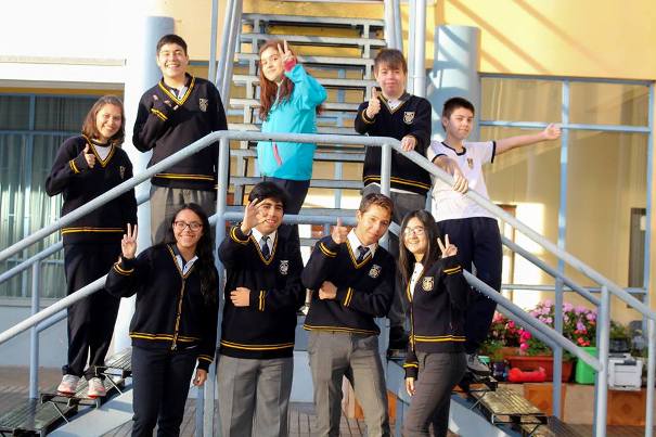1ª fila: Francisca Vergara, Martín Tello, Matías Venegas, Paloma Aguilera 2ª fila: Emma Acosta, Carlos Parada, Claudia Campanini, Pablo Torrejón, Rubén Salazar