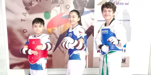 Vicente Sánchez, Almendra Sánchez y Benjamín Acuña.