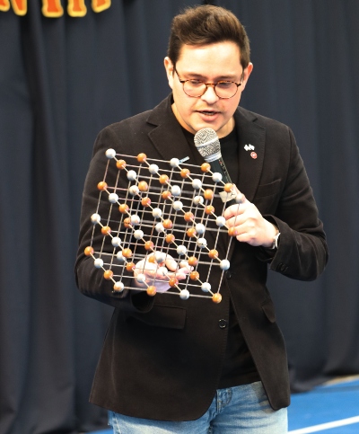 Dr. Nicolás Flores González 