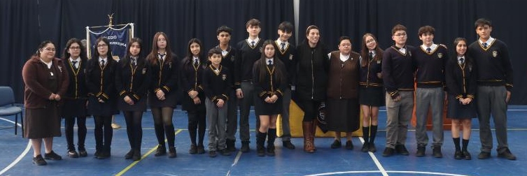 Directiva en ceremonia de cambio de mando. Clic para ampliar